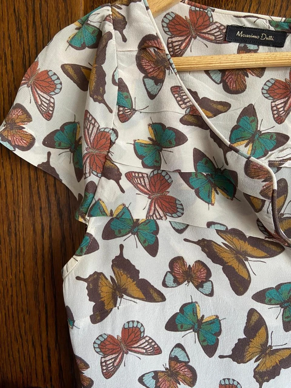 Blusa nueva de seda fluida, estampado mariposas - Massimo Dutti. Talla XS – photo 4